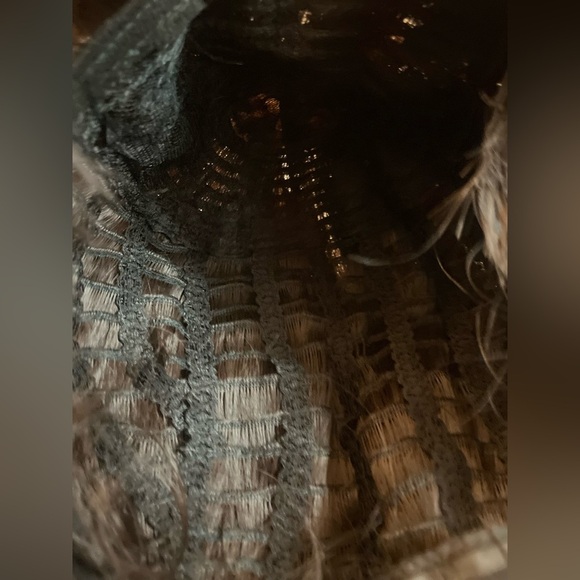 New Curly Wig with Band Color Brown Highlights Full Cap synthetic Blend Wig - Picture 6 of 7